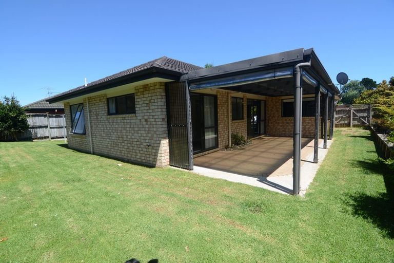 Photo of property in 6 Adair Place, Weymouth, Auckland, 2103