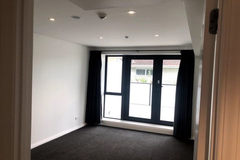 Photo of property in 2/8b Rugby Road, Birkenhead, Auckland, 0626