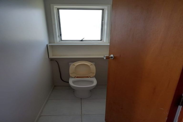 Photo of property in 9 Kelman Road, Kelston, Auckland, 0602