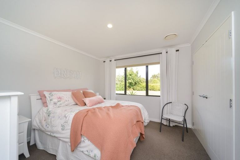 Photo of property in 25 Riverview Lane, Ashhurst, Palmerston North, 4470