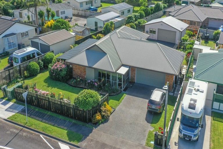 Photo of property in 41 Darlington Street, Ngatea, 3503