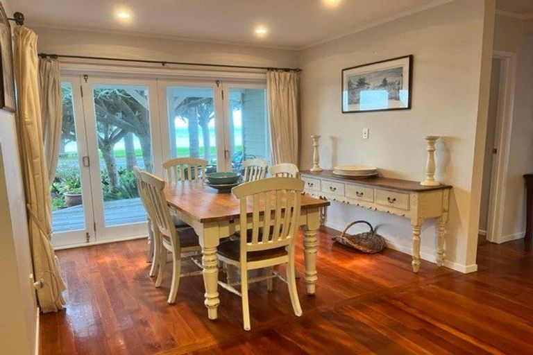 Photo of property in 59 The Esplanade, Eastern Beach, Auckland, 2012