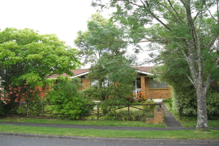 Photo of property in 22 Emory Drive, Conifer Grove, Takanini, 2112