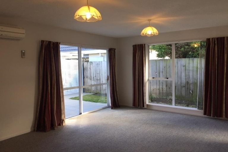 Photo of property in 25 Creese Place, Redwood, Christchurch, 8051