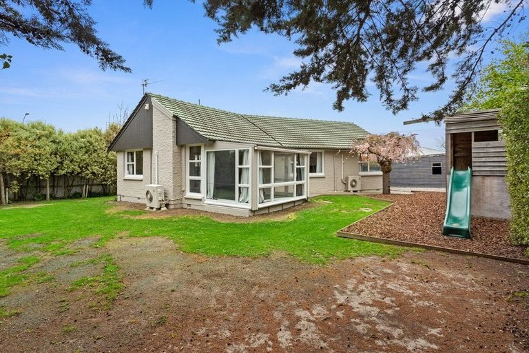 Photo of property in 2 Clipper Place, Redwood, Christchurch, 8051