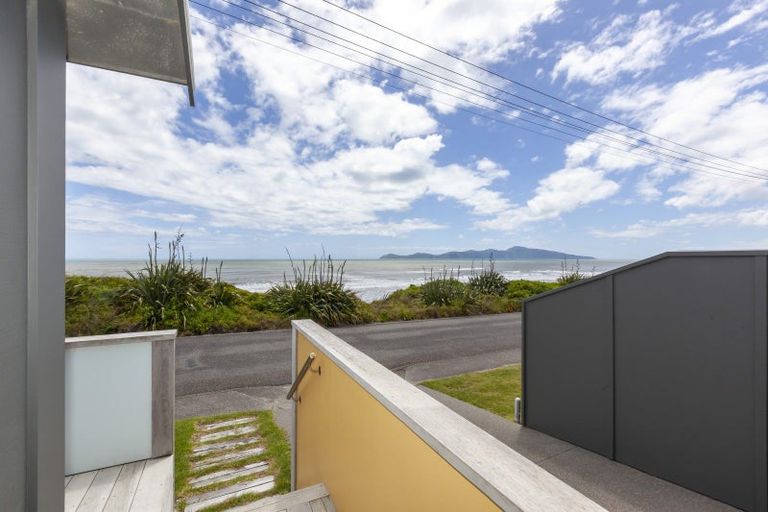 Photo of property in 121 The Parade, Paekakariki, 5034