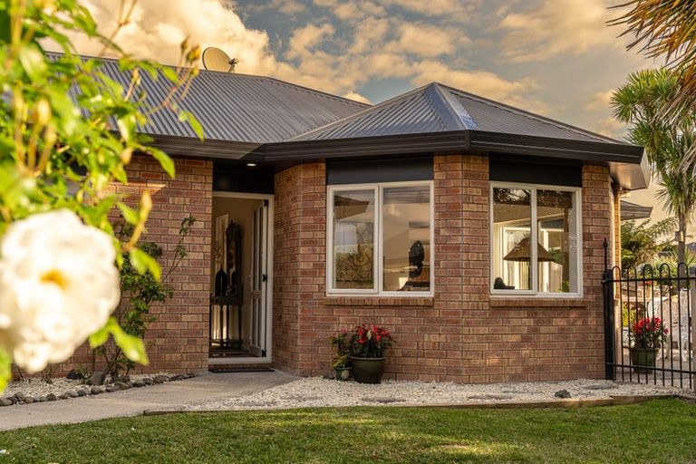 Photo of property in 35 Northmeadow Drive, Rototuna, Hamilton, 3210