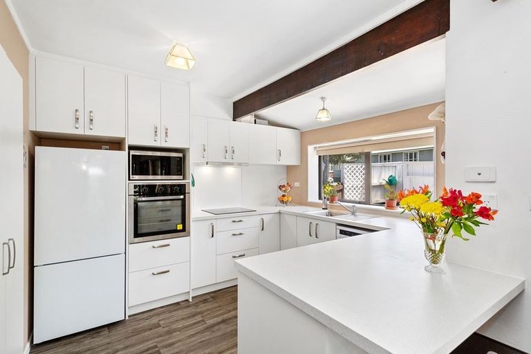 Photo of property in 1/268 Main Road, Tawa, Wellington, 5028