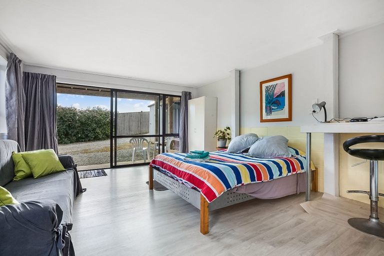 Photo of property in 19 Seaview Road, Cable Bay, 0420