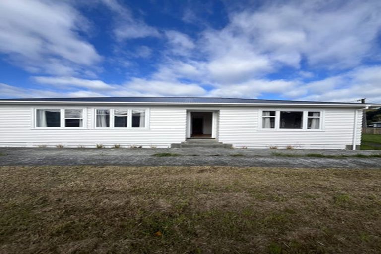 Photo of property in 72 Westminster Road, Wainuiomata, Lower Hutt, 5014