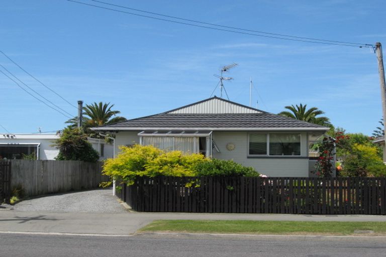 Photo of property in 2/407 Estuary Road, South New Brighton, Christchurch, 8062
