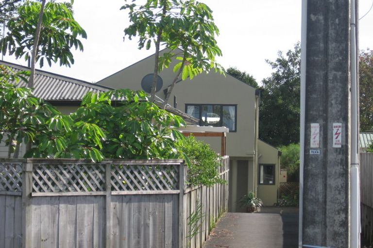 Photo of property in 151a Golf Road, Titirangi, Auckland, 0600