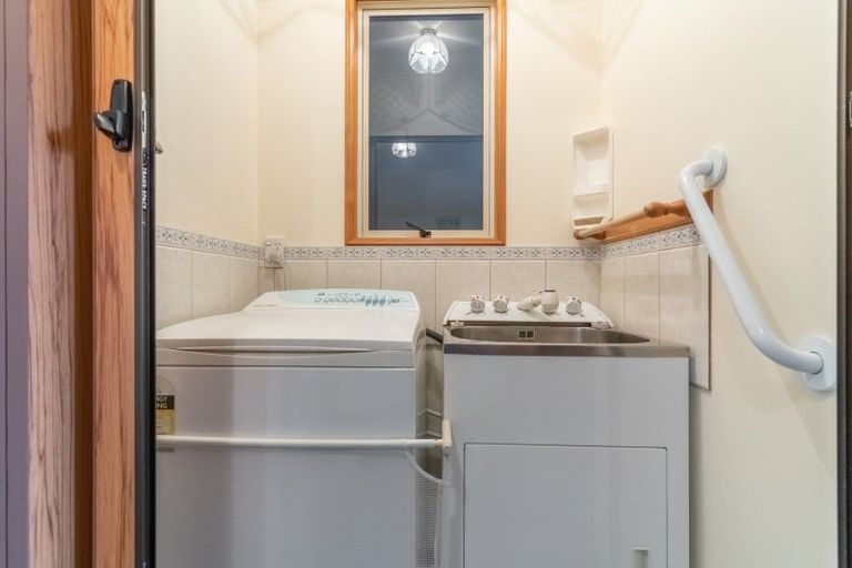 Photo of property in 49 Meldrum Street, Winton, 9720