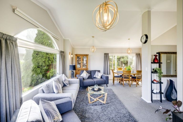 Photo of property in 5 Flemington Place, Taradale, Napier, 4112