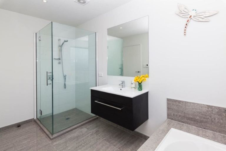 Photo of property in 9 Foresters Crescent, Parklands, Christchurch, 8083