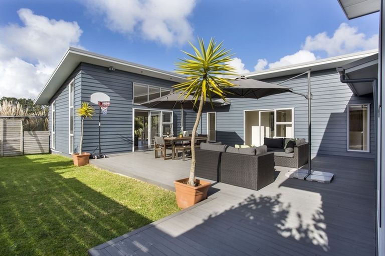 Photo of property in 74 Omana Avenue, Shelly Beach, Helensville, 0874