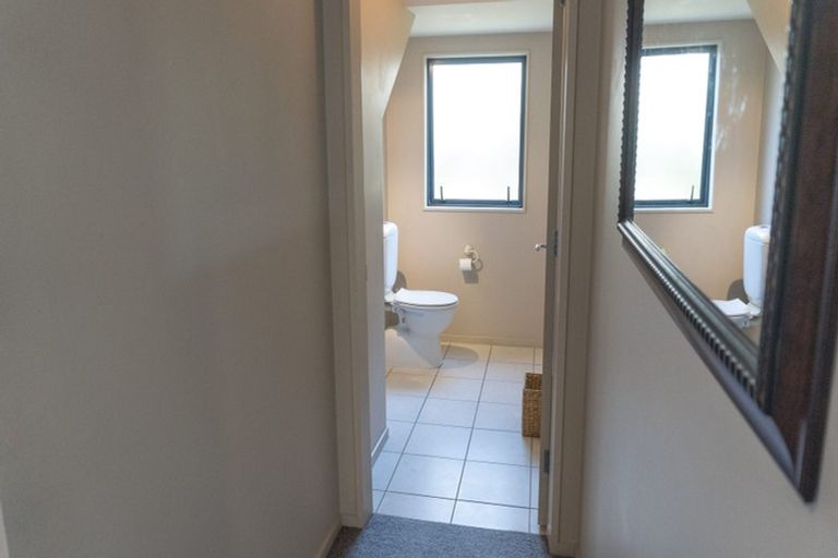 Photo of property in 5 Kaweka Close, Aotea, Porirua, 5024