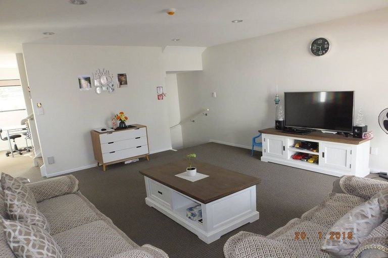 Photo of property in 17/5 Perekia Street, Albany, Auckland, 0632