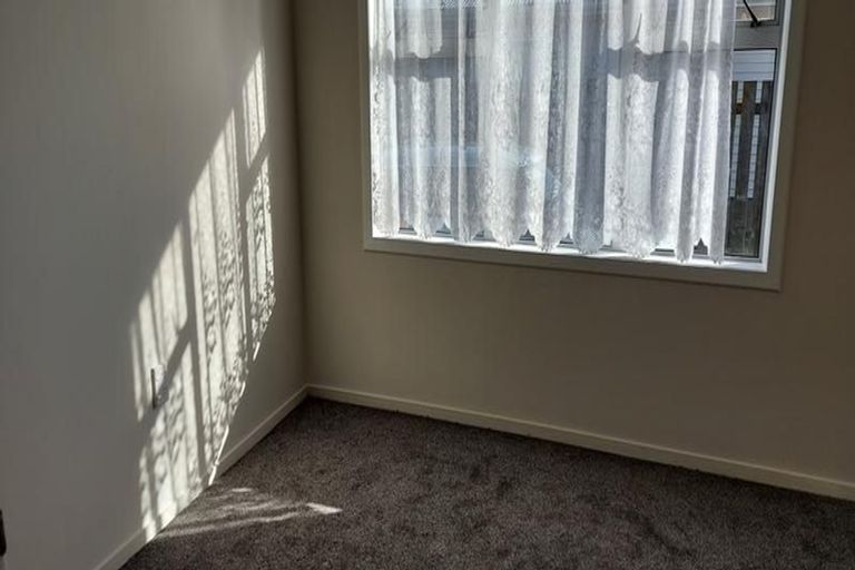 Photo of property in 33a Titoki Street, Te Atatu Peninsula, Auckland, 0610