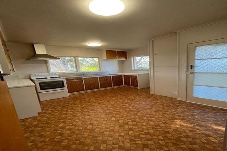 Photo of property in 1/37 Clevedon Road, Papakura, 2110