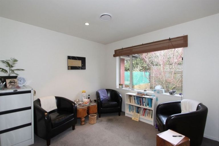 Photo of property in 6 Punga Lane, Parklands, Christchurch, 8083