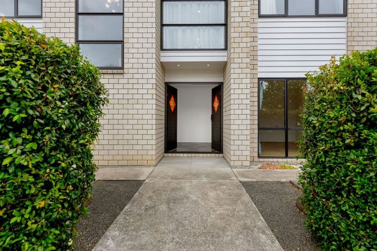 Photo of property in 76 Donegal Park Drive, Flat Bush, Auckland, 2019