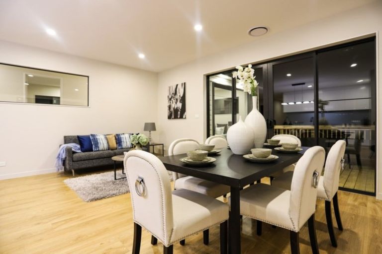 Photo of property in 32 Bine Crescent, Orewa, 0931