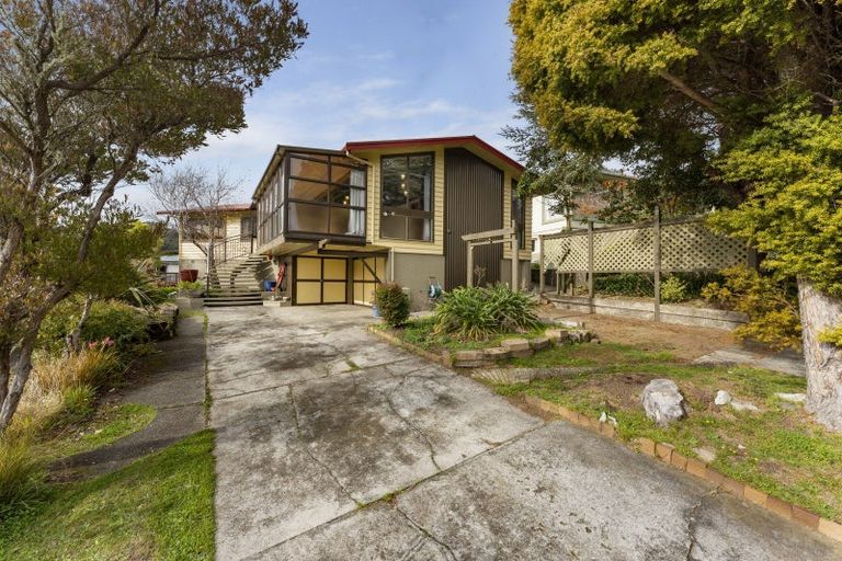 Photo of property in 59 Holborn Drive, Stokes Valley, Lower Hutt, 5019