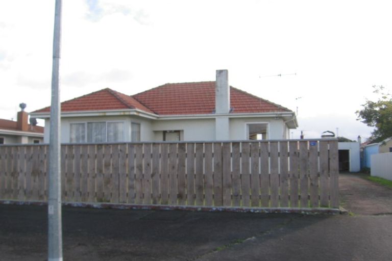Photo of property in 23 Florence Avenue, Palmerston North, 4414