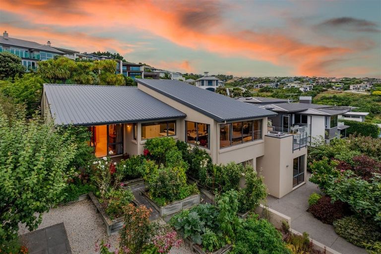 Photo of property in 4 Avery Place, Redcliffs, Christchurch, 8081