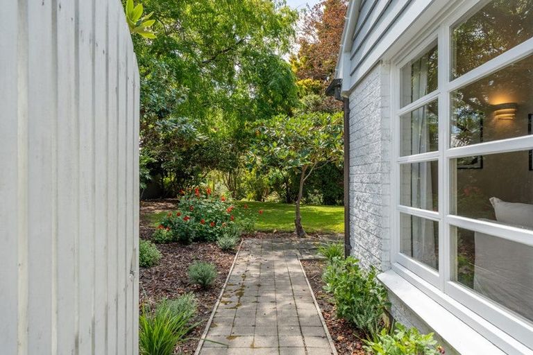 Photo of property in 8 Tuirau Place, Ilam, Christchurch, 8041