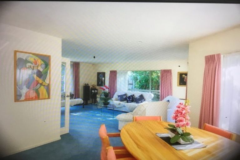 Photo of property in 6 Gresford Place, Churton Park, Wellington, 6037