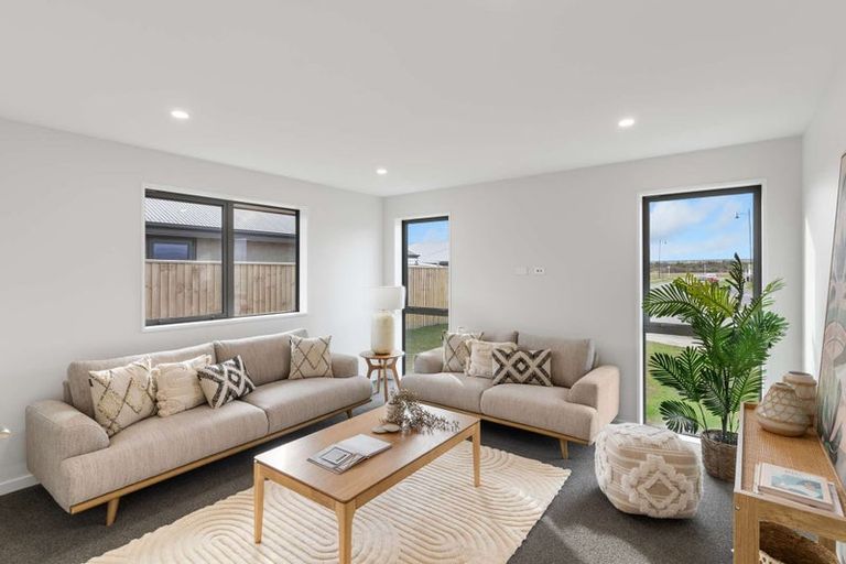 Photo of property in 18 Harry Manship Crescent, Halswell, Christchurch, 8025