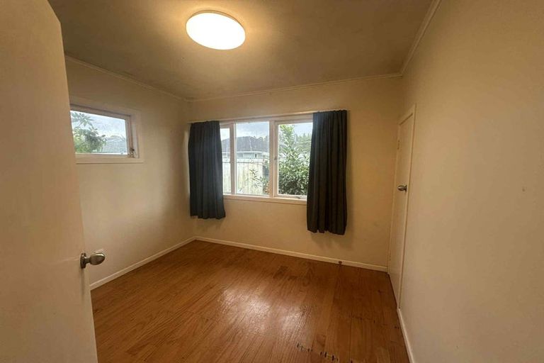 Photo of property in 210 Lake Road, Northcote, Auckland, 0627