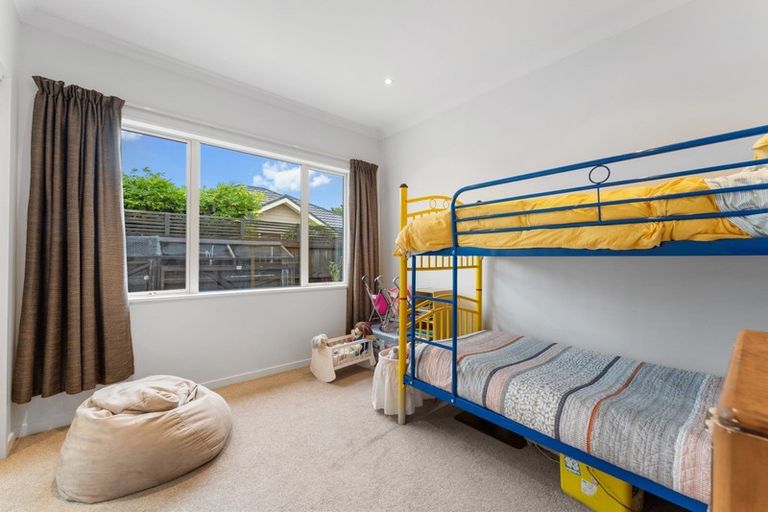 Photo of property in 12 Willowview Drive, Redwood, Christchurch, 8051