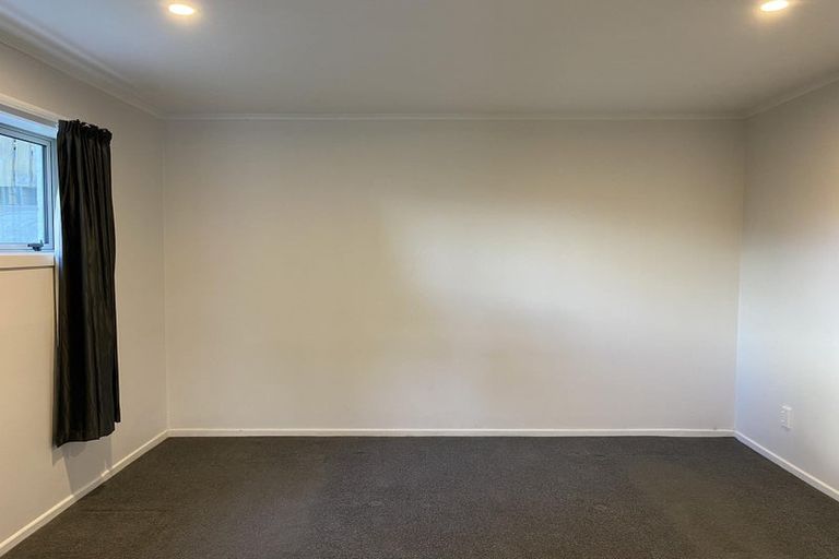 Photo of property in 148 Tiroroa Avenue, Te Atatu South, Auckland, 0610