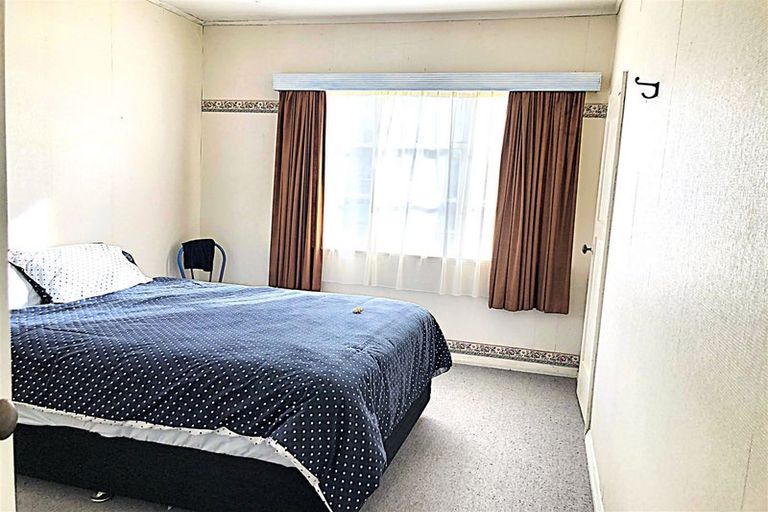 Photo of property in 240 High Street, Dannevirke, 4930