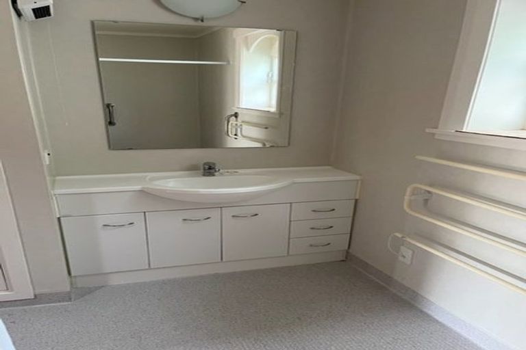 Photo of property in 297 The Parade, Island Bay, Wellington, 6023