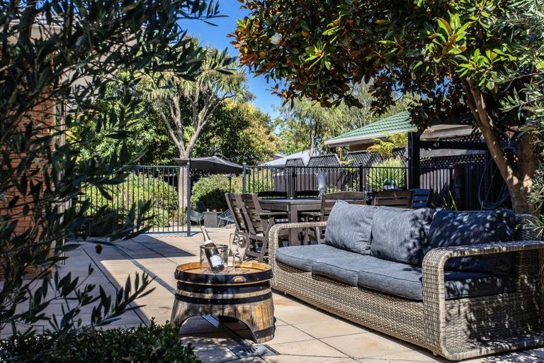 Photo of property in 89a Memorial Avenue, Ilam, Christchurch, 8053