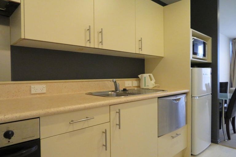 Photo of property in Terrace Heights Apartments, 2/163p The Terrace, Wellington Central, Wellington, 6011