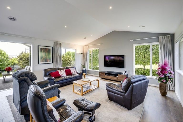Photo of property in 62 Whakatomo Place, Havelock North, 4130