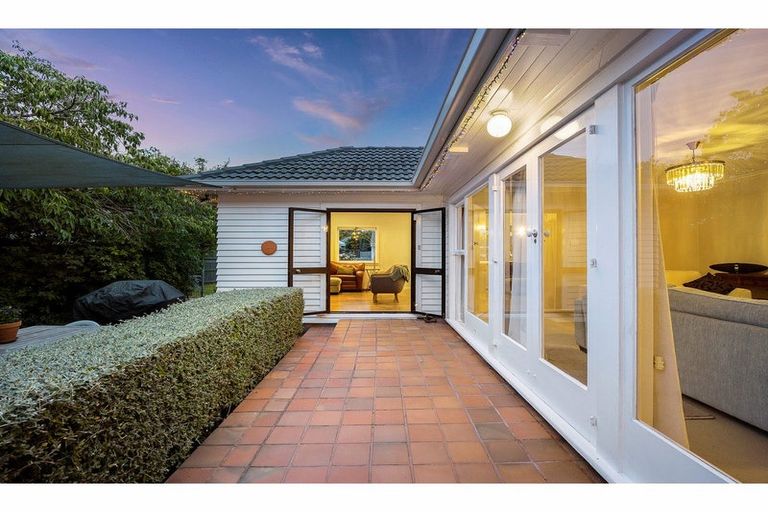 Photo of property in 19 Joyce Crescent, Ilam, Christchurch, 8041