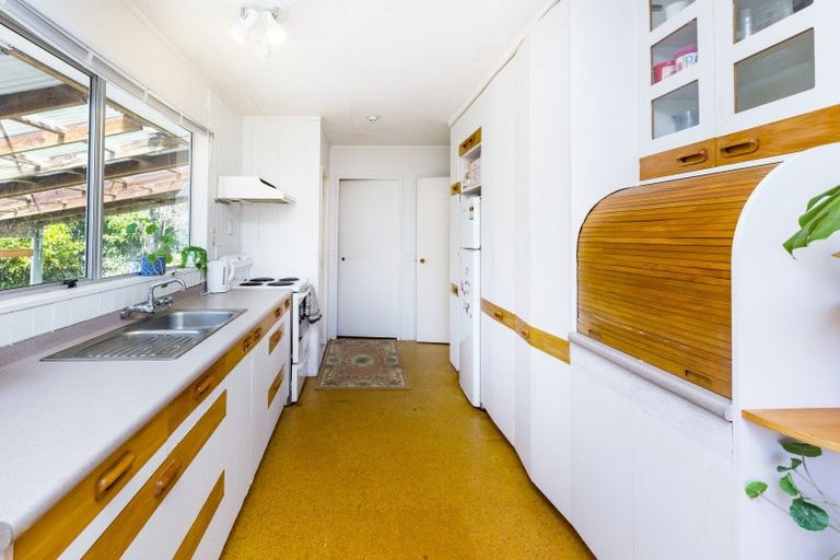 Photo of property in 11 Beryl Grove, Birchville, Upper Hutt, 5018