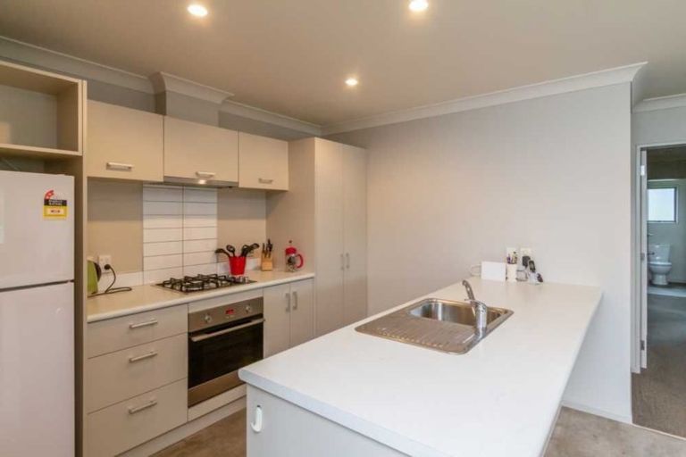 Photo of property in 32 Speldhurst Grove, Stokes Valley, Lower Hutt, 5019