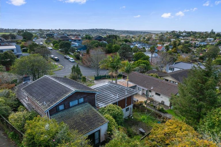 Photo of property in 121 Oaktree Avenue, Browns Bay, Auckland, 0630