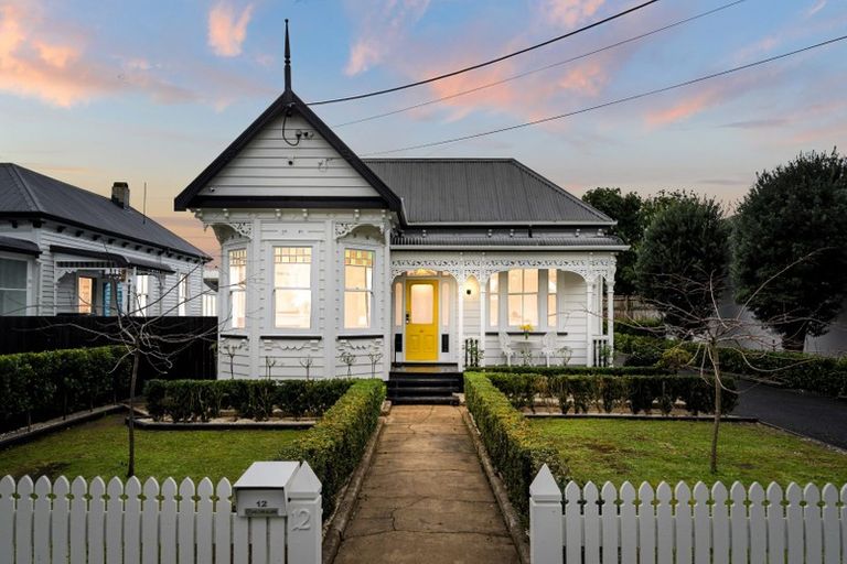 Photo of property in 12 Cross Street, Regent, Whangarei, 0112