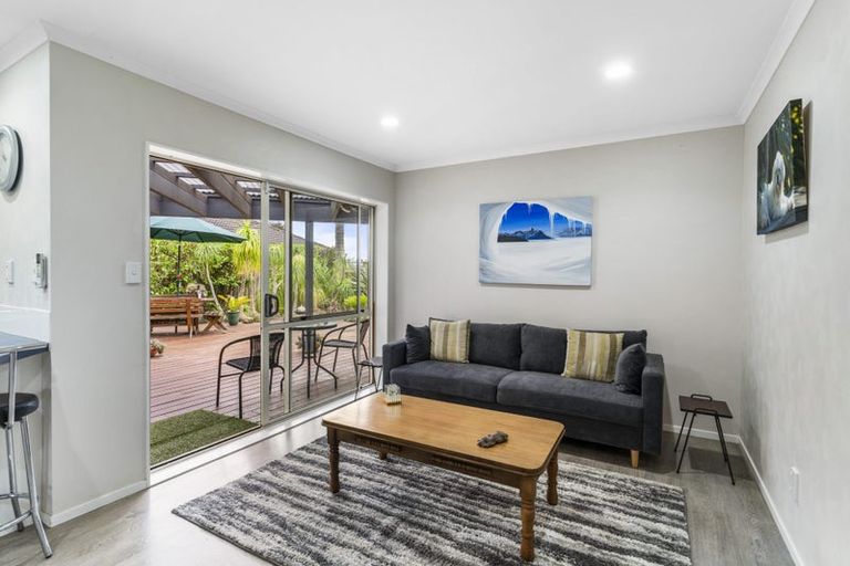 Photo of property in 9 Corfield Way, Burswood, Auckland, 2013