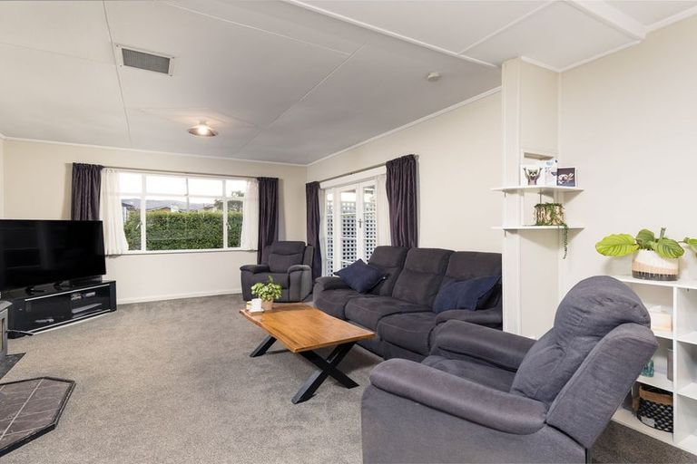 Photo of property in 6 Oxford Street, Waimate, 7924