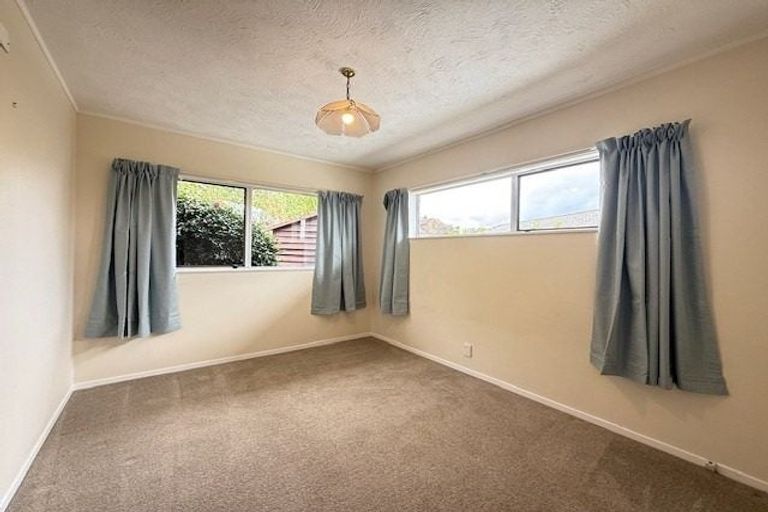 Photo of property in 70 Glencoe Road, Browns Bay, Auckland, 0630