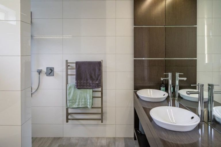 Photo of property in 15 Nikau Street, Eastbourne, Lower Hutt, 5013